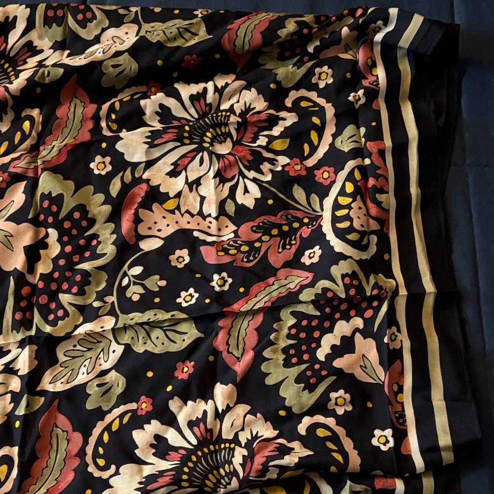 Ann Taylor Navy Floral Scarf - Picture 3 of 4